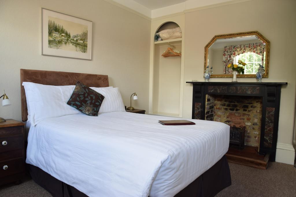 Cathedral View B & B ซอลส์บรี ภายนอก รูปภาพ